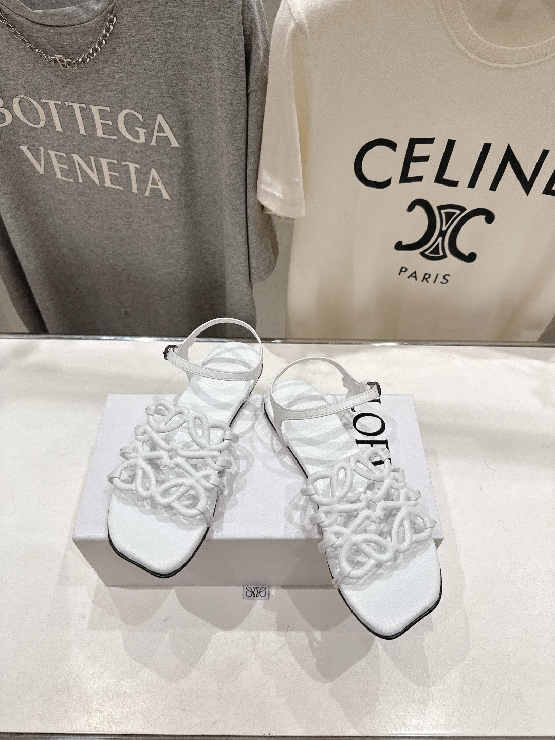 ua L0ew* petal anagram sandal