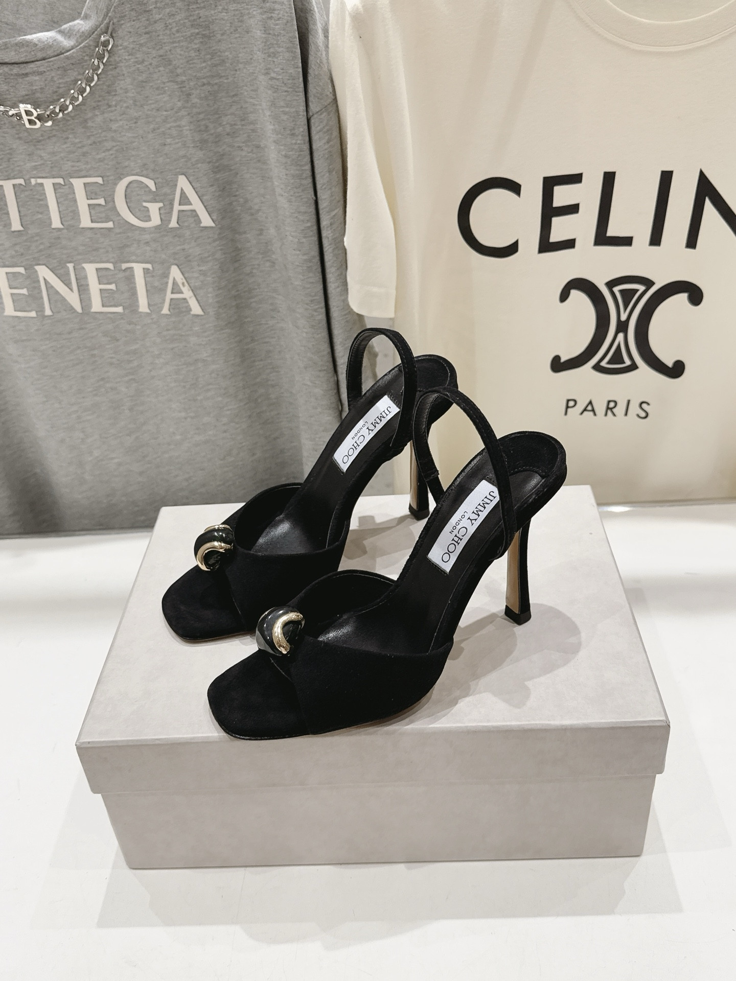 ua Ji*y Ch* emani sandals