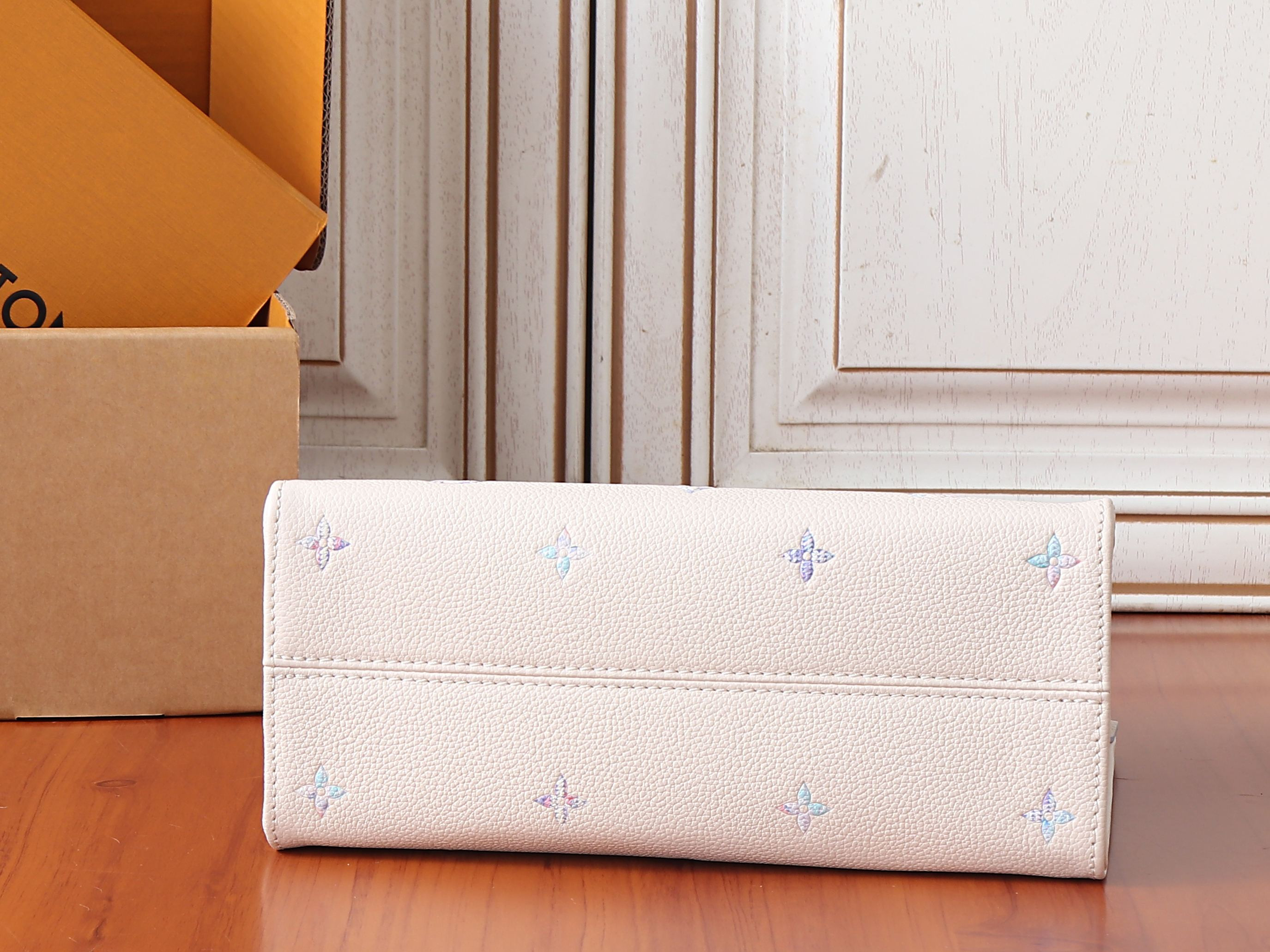 LV OnTheGo PM M29976 25x19x11.5cm