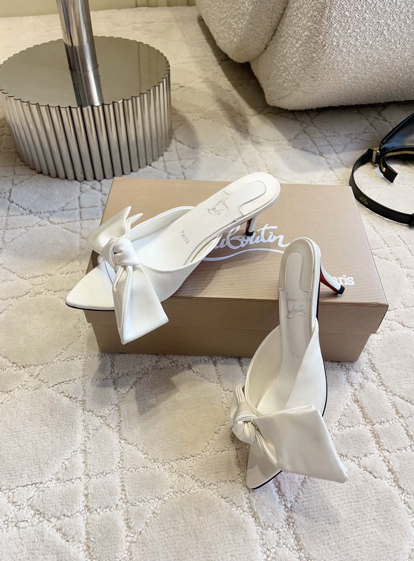 ua Ch**an louboutin slides 6cm heel