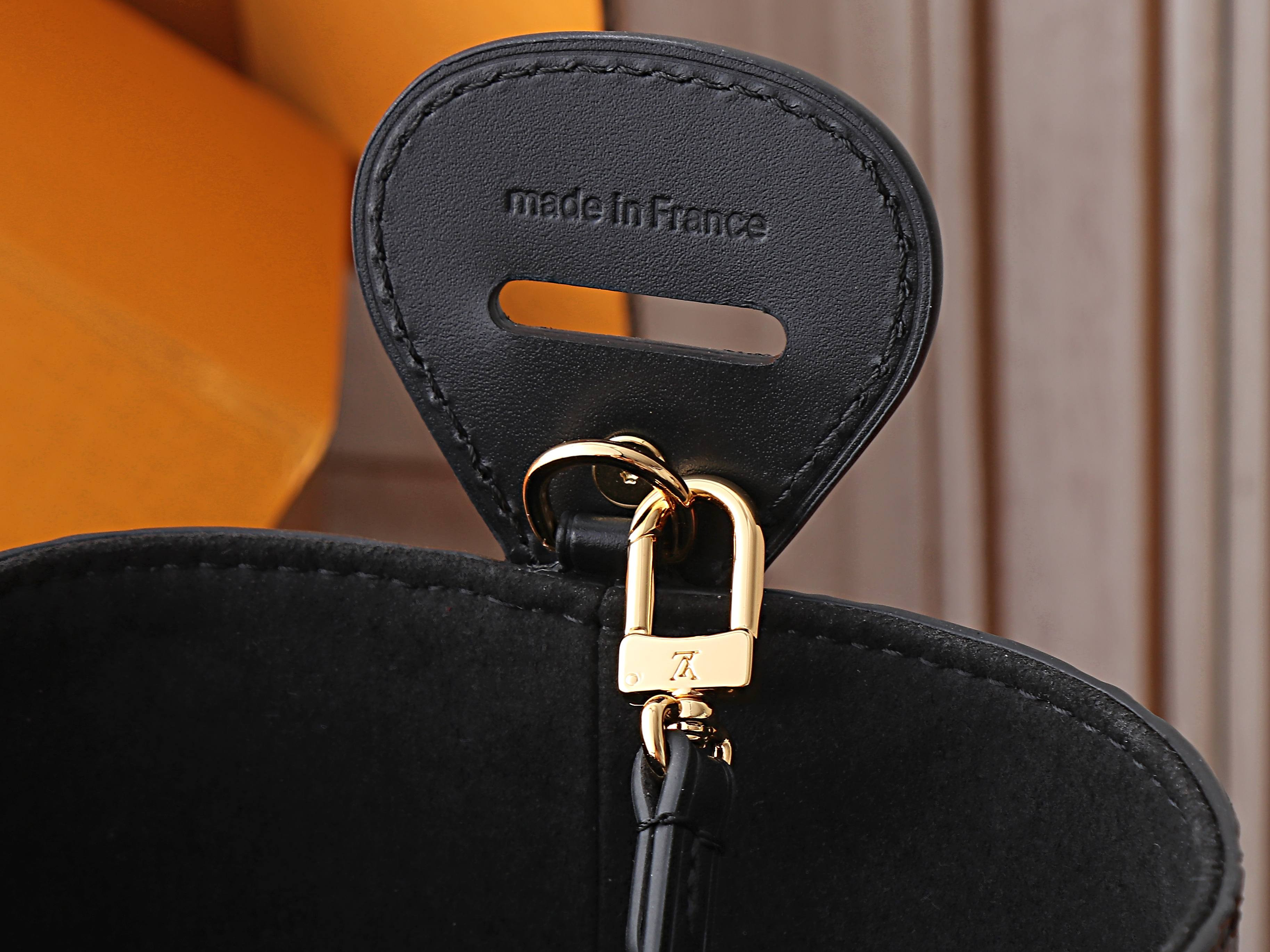 LV All In MM M29090 21x24x16cm