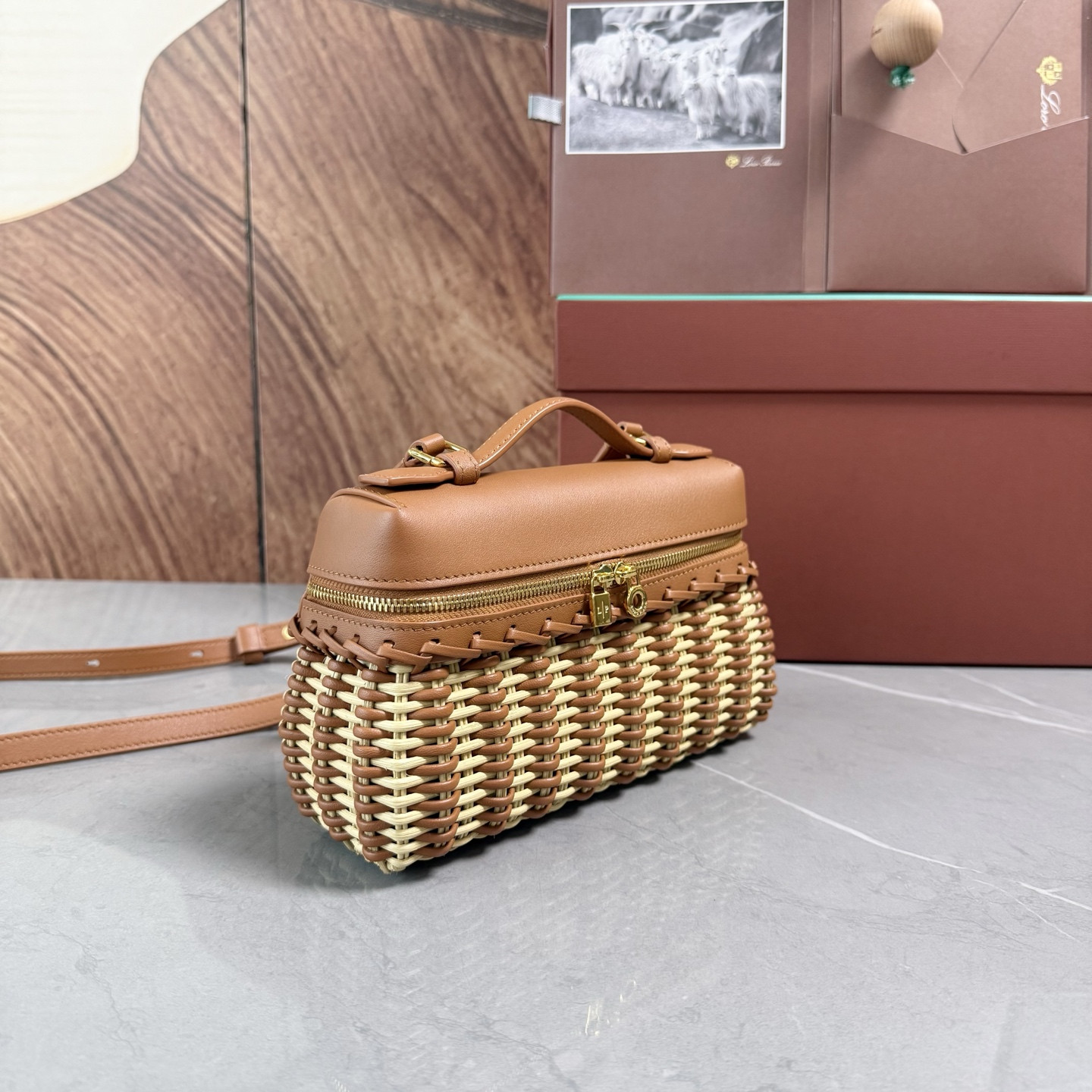 L**o p*ana extra pocket l19 east-west wicker 19x12x7cm
