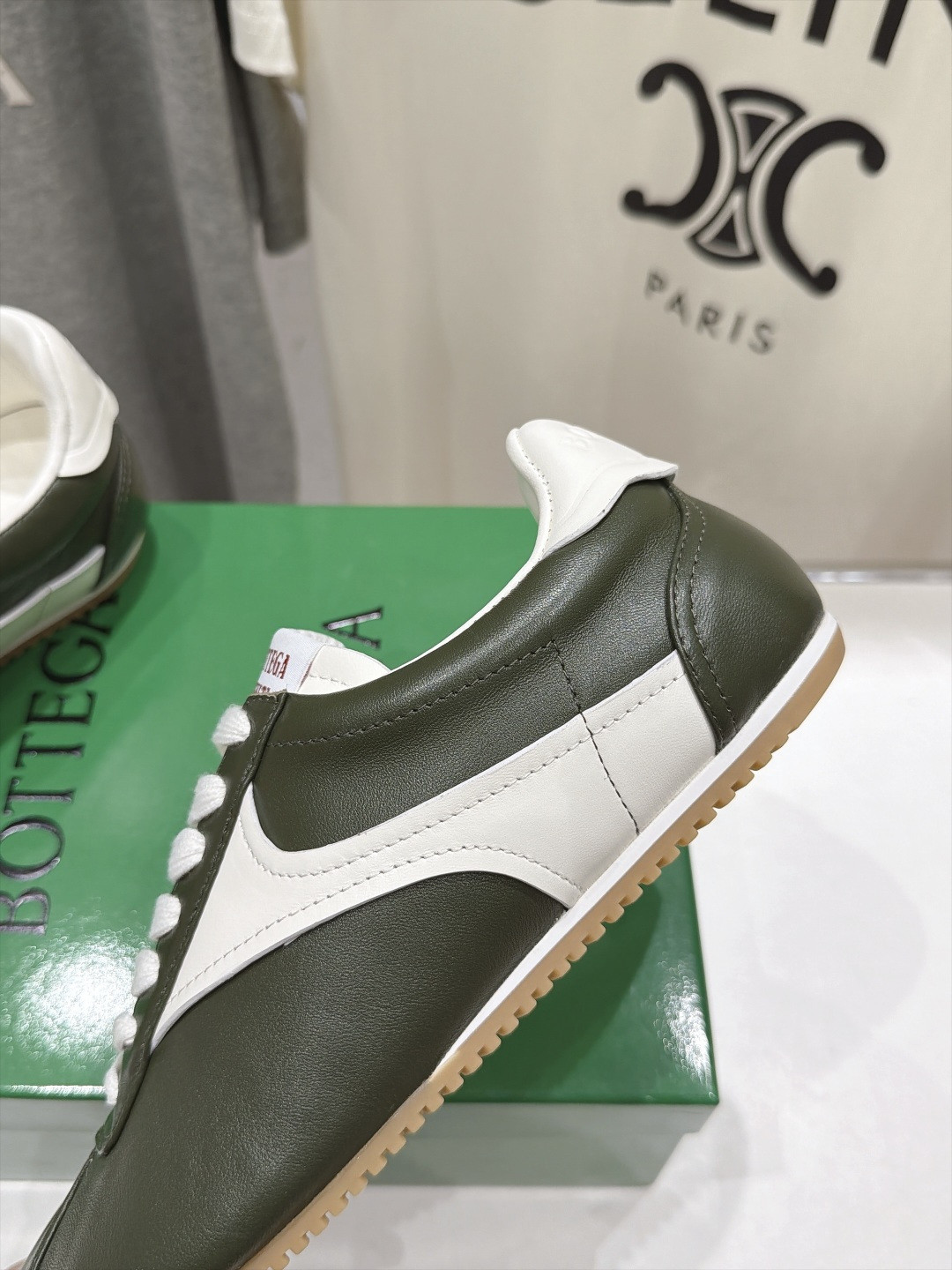 ua bo*te*ga Ve*ne*ta shot sneaker