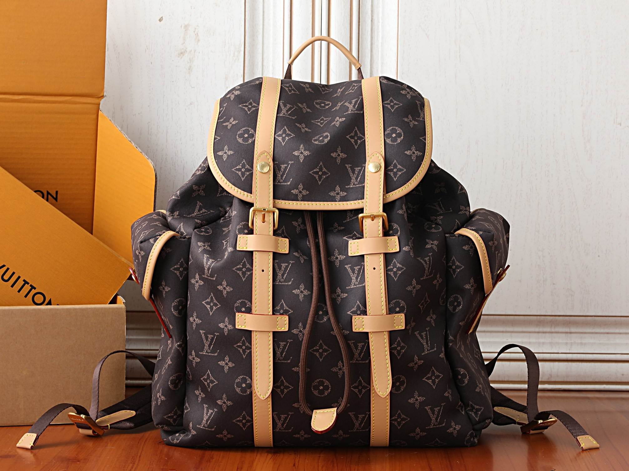 LV Christopher East West MM Silk Tech M2A423 51 x 44 x 26 cm