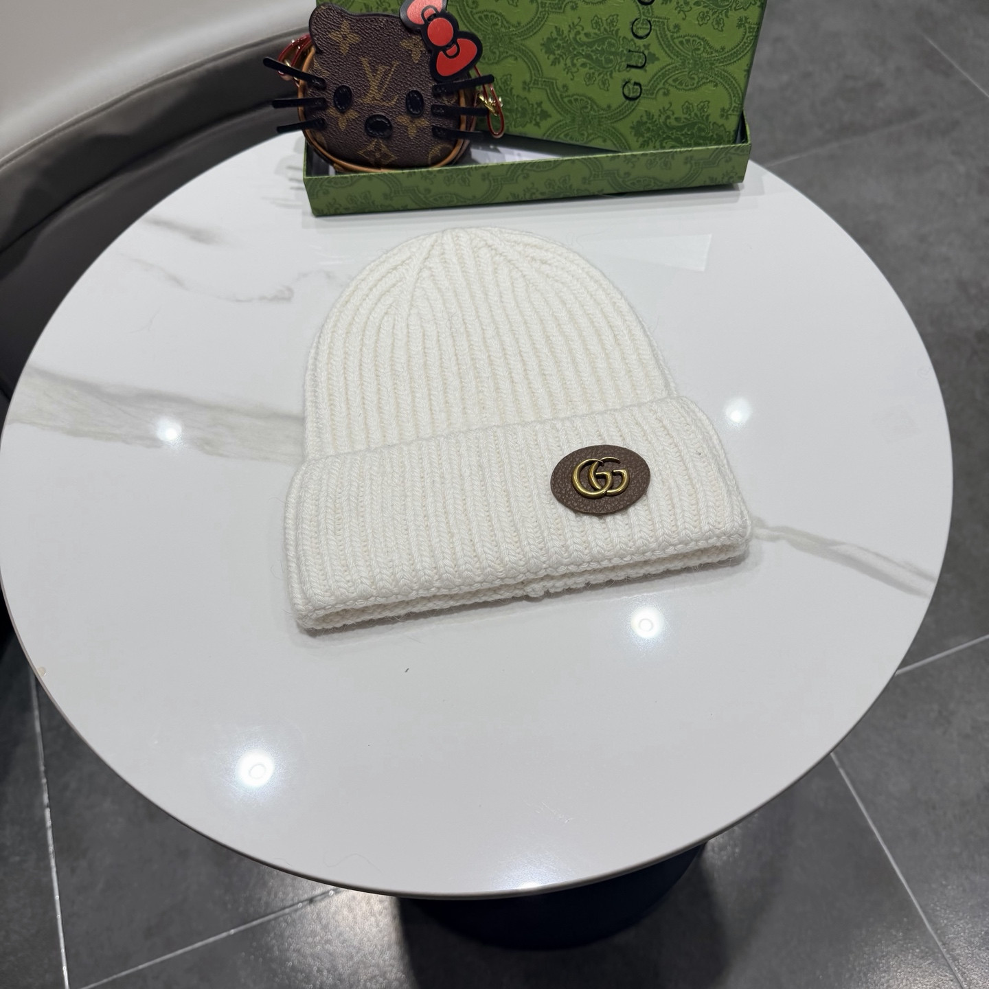 G*u*i beanie