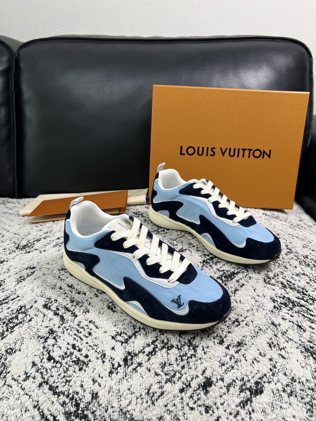 UA LV Drop 300 Sneaker